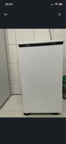 Frigobar bom só que no momento sem gás em perfeito estado 110