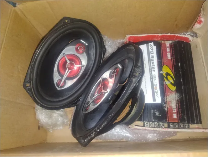 Amplificador Buster 1300 RMS Auto falante triaxial Bomber $150 retirada em JACONÉ