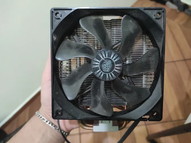 Cooler hyper t4