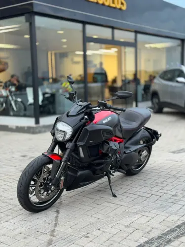 DIAVEL 1198 Carbon