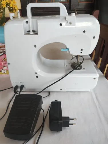 Vendo máquina de costura uso doméstico