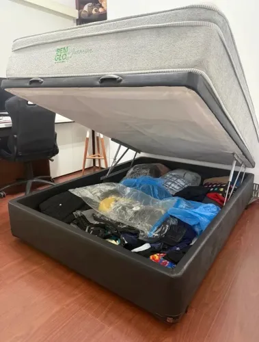 Vendo Cama Box Baú Casal Padrão + Colchão da Euro Colchões em perfeitas condições