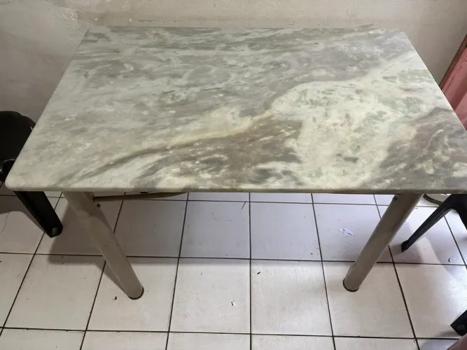 Mesa para 4 cadeiras