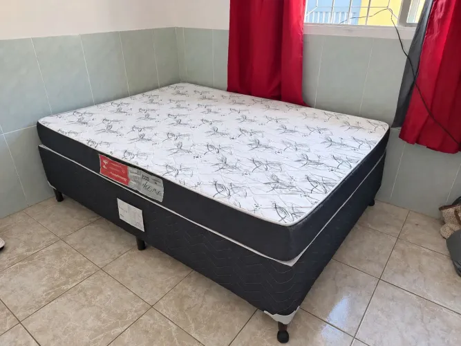 Colchão casal box Pró-Life em ótimo estado com densidade D33