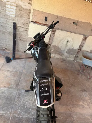 Moto trilha