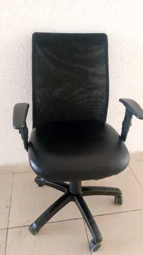 Poltrona Secretaria Executiva Telada assento courvim