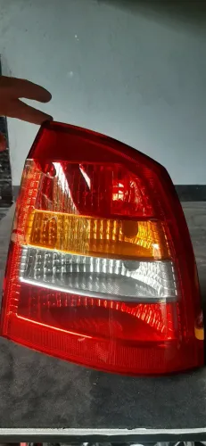 Lanterna traseira lado passageiro do  Astra sedan 1999 a 2002 ORIGINAL GM