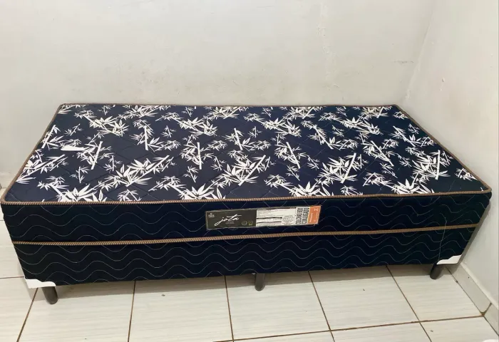 Base de cama de solteiro BOX