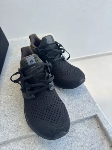 Tênis ultraboost adidas