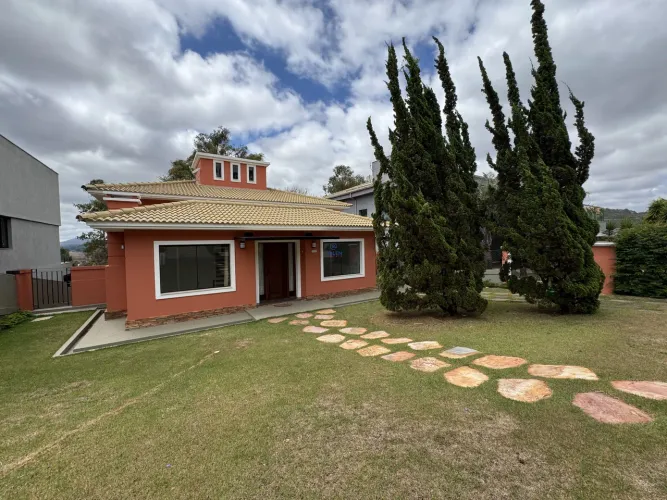 Casa com 3 quartos para venda em Alphaville