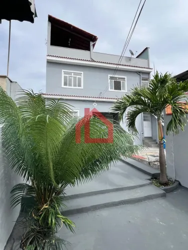 2 casas a venda em Duque de Caxias, total de 4 quartos, 2 salas, 3 banheiros.
