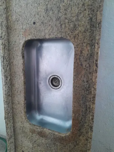 Pia de granito 2 metros por 55 cm usada em ótimo estado