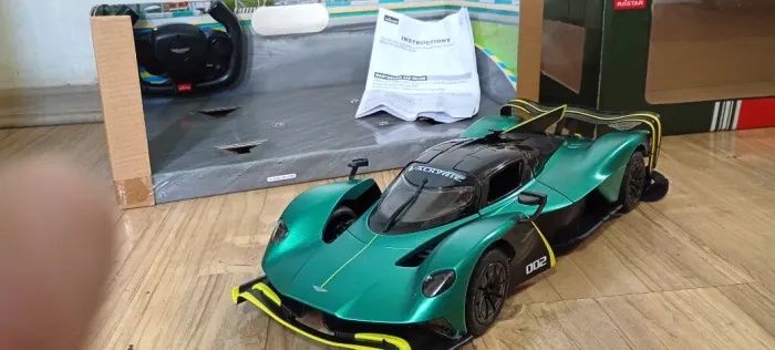 Carro Rastar Rc Aston Martin Valkyrie Amr Pro