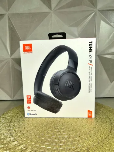 Fone de Ouvido On-Ear Headphone JBL Tune 520BT - Som Potente e Conforto Duradouro