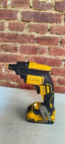 Parafusadeira DeWalt 20V MAX XR