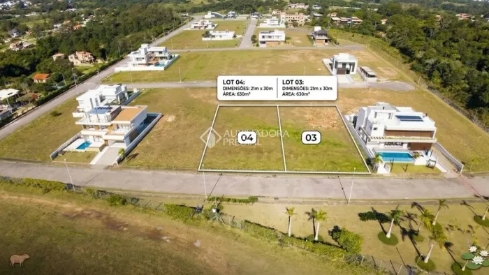 Terreno de 630m² a passos da Lagoa da Ibiraquera