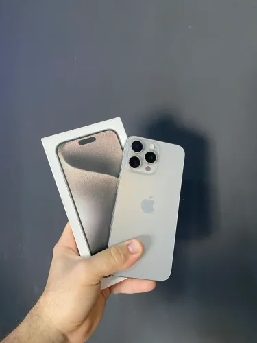 * iPhone 15 Pro Max 256GB | Bateria 100% | eSIM | Estado de Novo