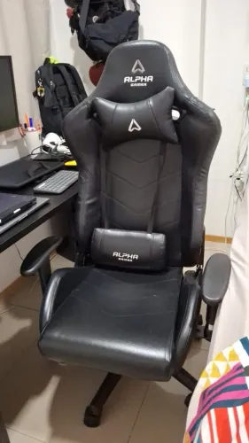 Cadeira Gamer Alpha Gamer Preta com Almofadas