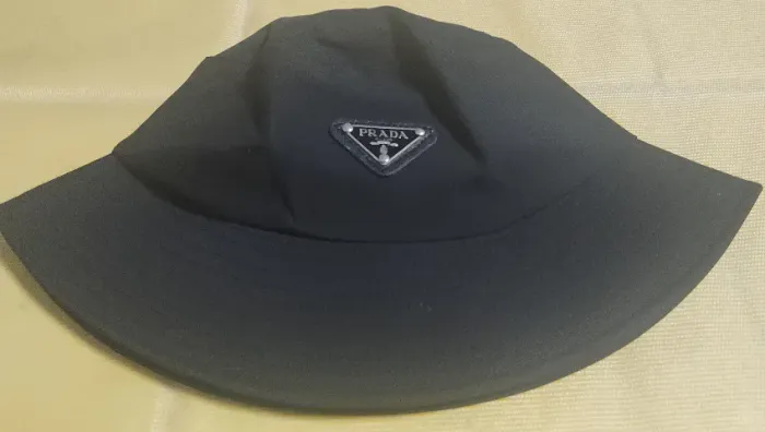 Chapéu Bucket Prada (Preto) Original