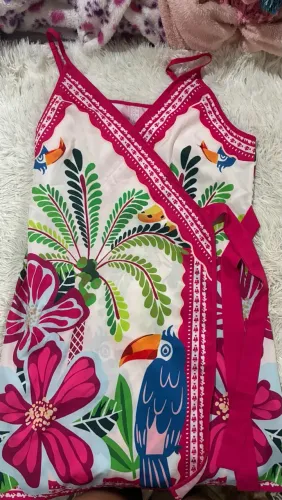 Vestido tropical trespassado