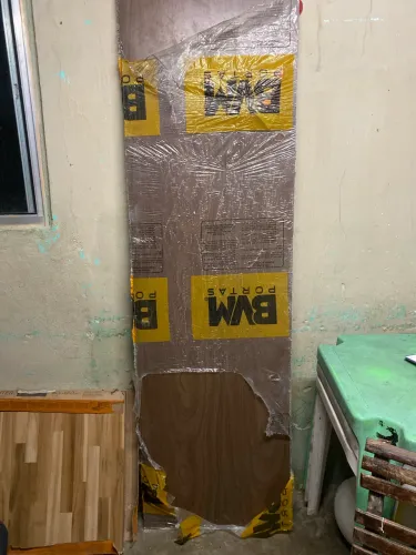 Porta de madeira boa para quarto 