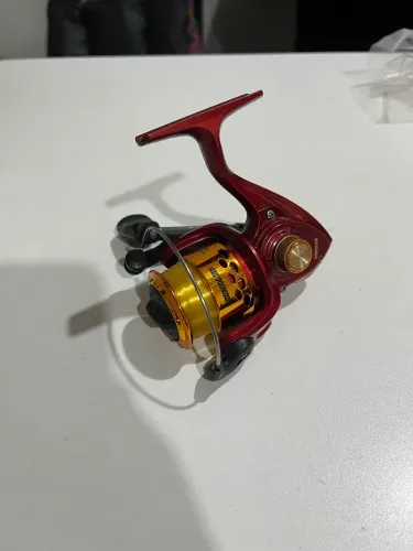Molinete Ottoni DB200A RD Novo com Linha