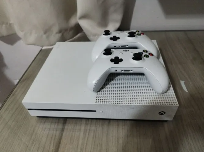 Xbox One (2 controles) funcionando 100%