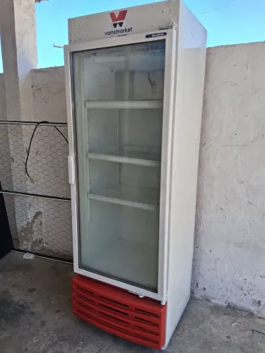 Freezer expositor