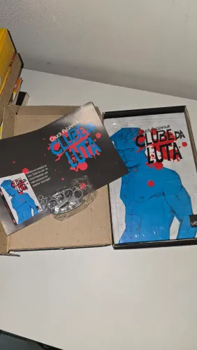 Clube da Luta, editora LEYA, autor Chuck Palahniuk