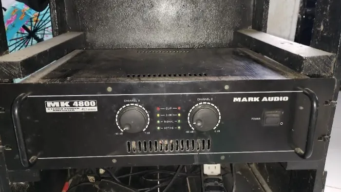 2 MEDIO DE 15 COM PEDESTRAL E AMPLIFICADOR