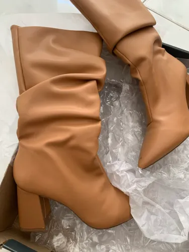Bota em perfeito estado . 