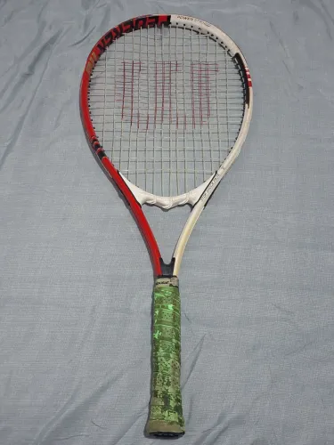 Raquete de tênis wilson