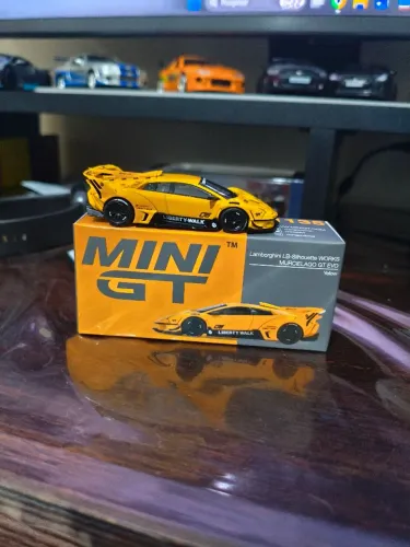 MINIGT 1:64 Lamborghini LBWK LB Silhouette WORKS MURCIELAGO GT EVO Amarelo