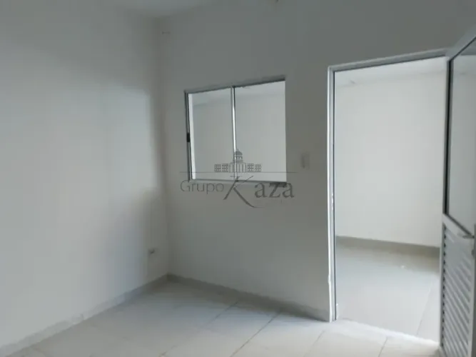 Casa/Térrea - Residencial - No bairro Jardim Satélite - 3 Dormitórios - 110m².