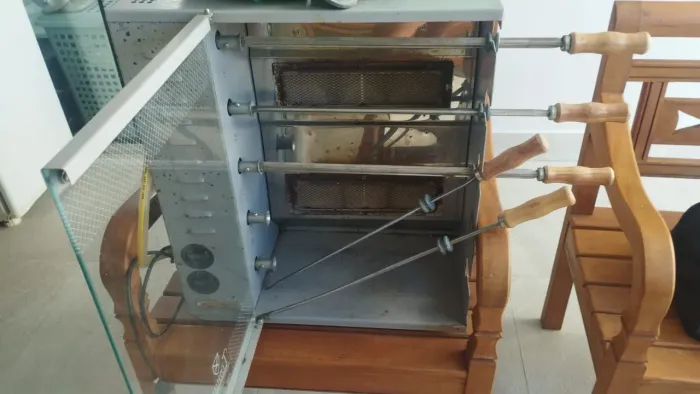 Churrasqueira elétrica a gás 