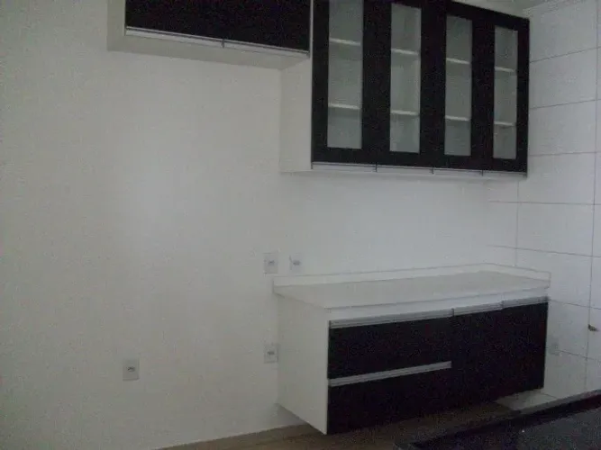Centro - Sobrado Novo com 3 dormitórios