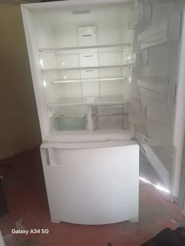 Geladeira toda boa