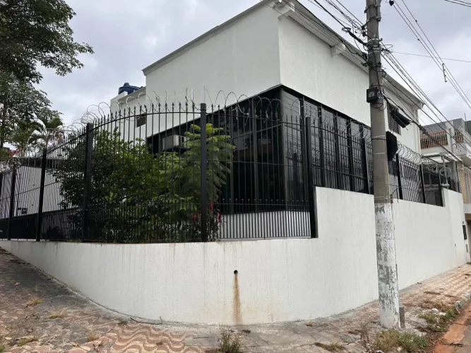 Imóvel para aluguel tem 150 metros quadrados com 3 quartos em Vila Pedroso - São Paulo - S
