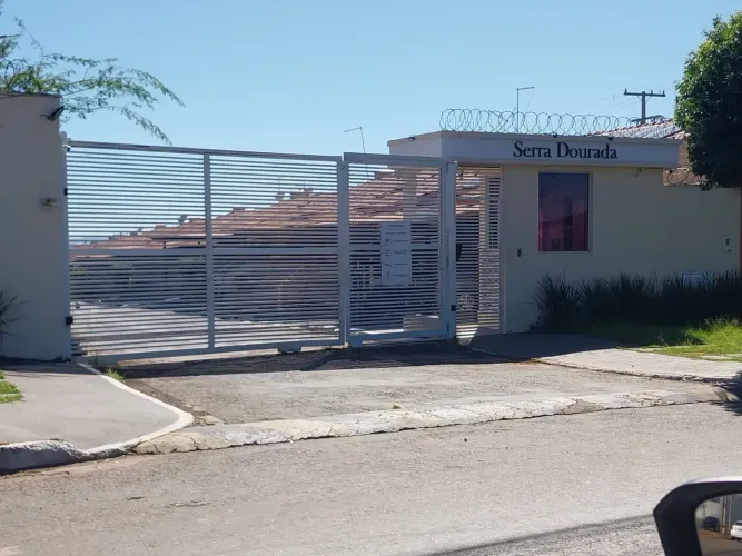 Casa de 2 quartos Condomínio fechado 
