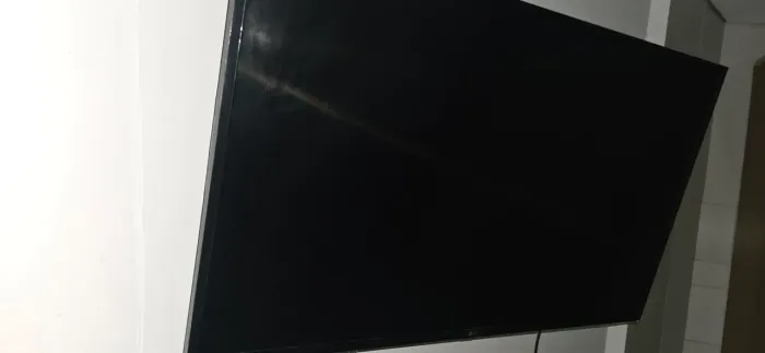 Smart TV LG 43" 4K UHD + Suporte de Parede Articulado