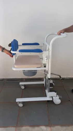 Cadeira de transferência para idoso NUNCA USADA