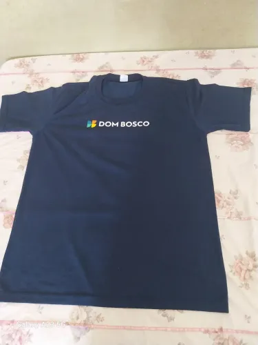 Vendo fardamento completo Colégio Dom Bosco,pouco usado.Tam- P valor 80 reais 