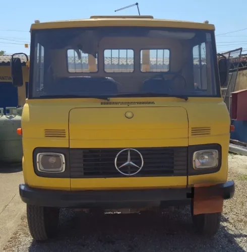 Caminhão 608D