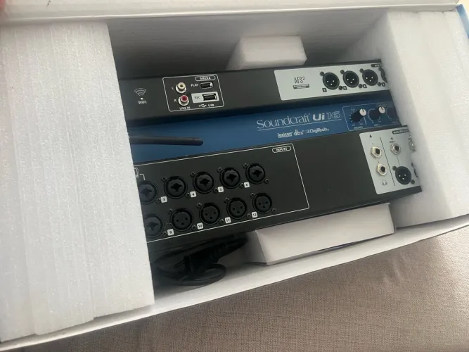 Mesa digital soundcraft ui16