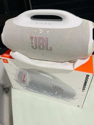 Bombox 4