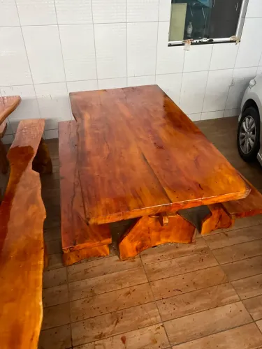 Mesa de jaqueira