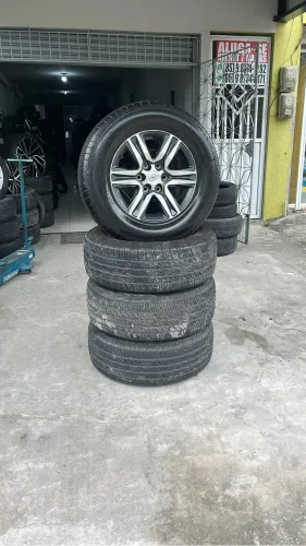 ARO 17 TOYOTA SW4 ORIGINAL COM PNEUS