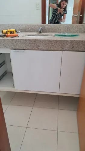 Armário de banheiro