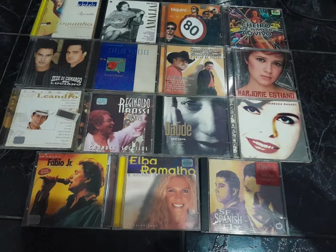 Lote com cds diversos