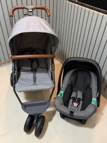 Carrinho de bebê alemão + bebê conforto